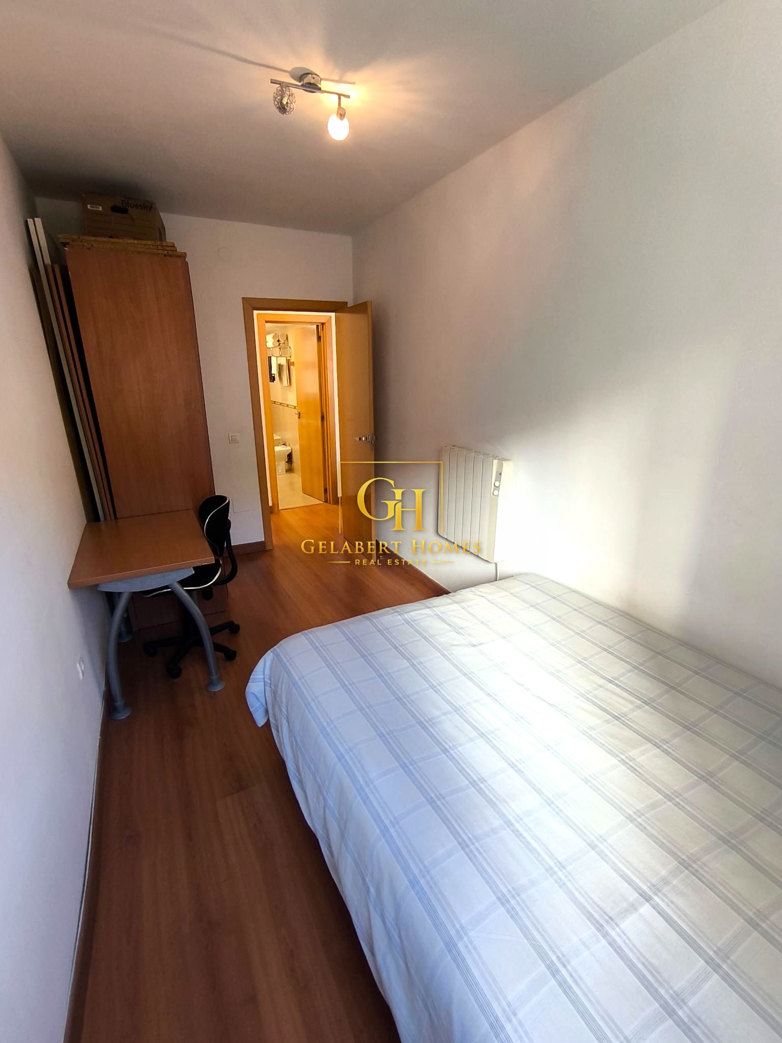 Se Alquila estupendo piso de 2 dormitorios en la zona El Molinillo- Málaga, disponible desde el 1 de septiembre - Miniatura 16